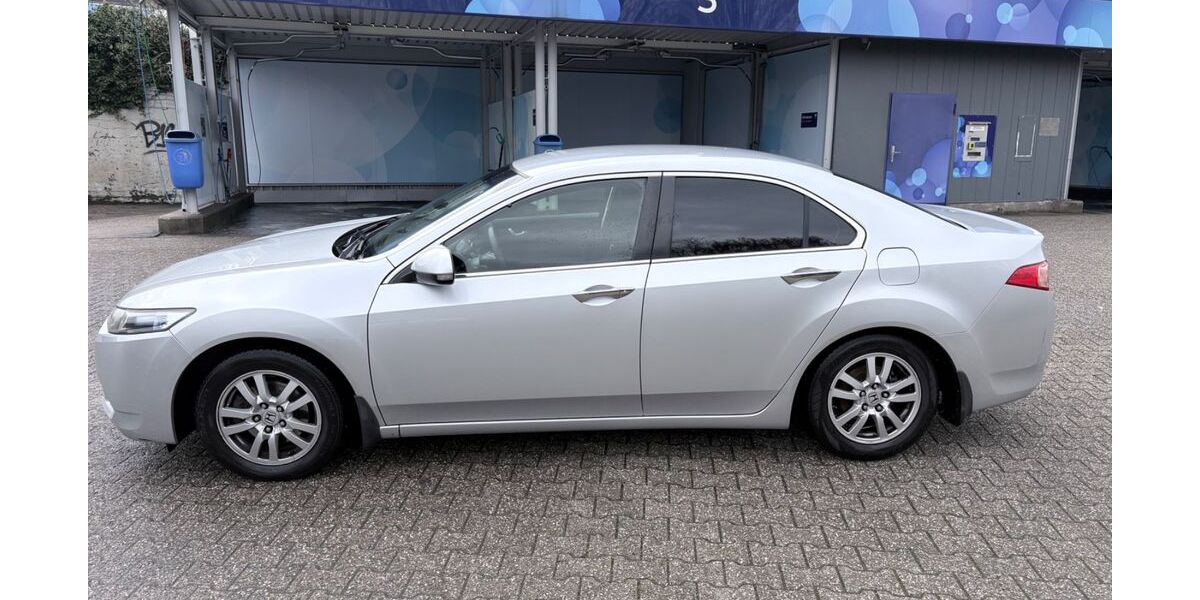 Honda Accord 154.000 km 7.499 &euro; Velbert 42555