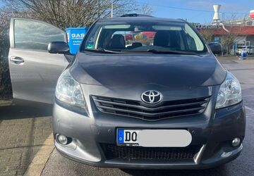 Toyota Verso 185.000 km 6.600 &euro; Dortmund 44309