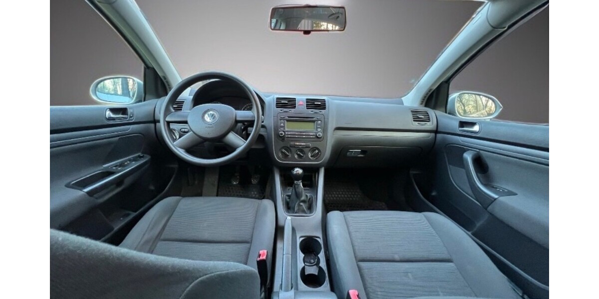 VW Golf 5 148.587 km 3.350 &euro; Dortmund 44135