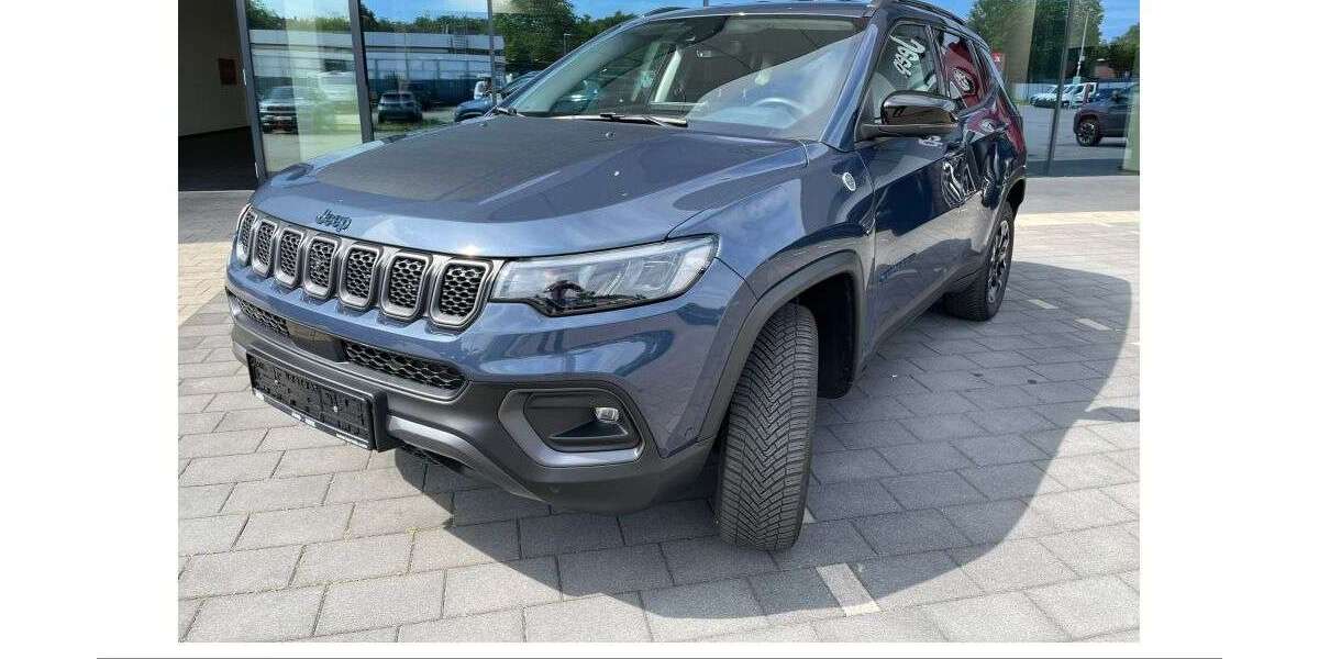 Jeep Compass 60.600 km 26.990 &euro; Oberhausen 46049