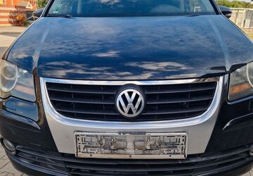 VW Touran 243.886 km 4.900 &euro; Bochum 44805