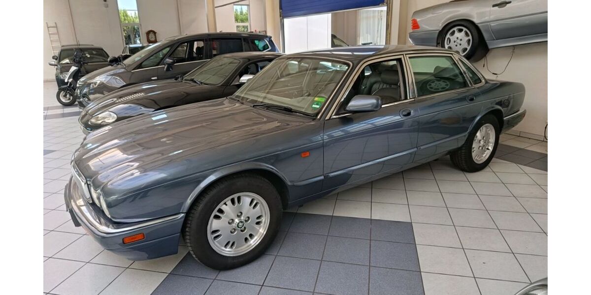 Jaguar XJ 213.000 km 6.990 &euro; Recklinghausen 45659