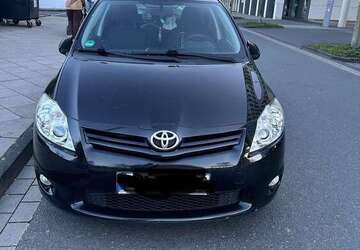 Toyota Auris 114.500 km 8.750 &euro; Dortmund 44143