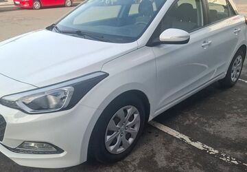 Hyundai i20 62.000 km 8.990 &euro; wuppertal 42277