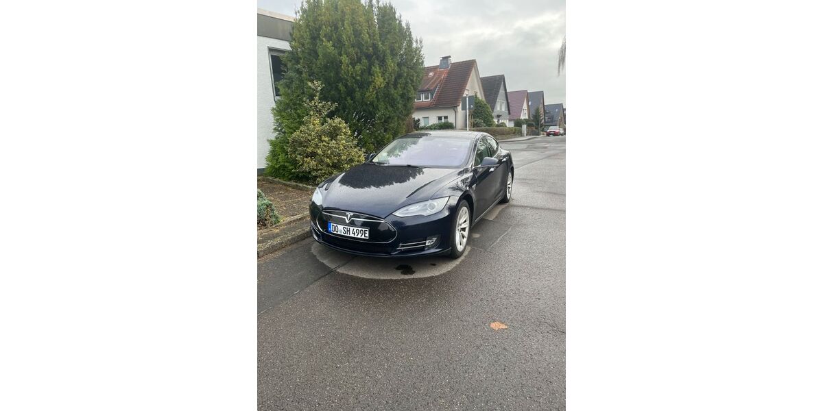 Tesla Model S 210.400 km 21.900 &euro; Dortmund 44289