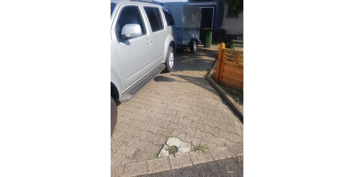 Nissan Pathfinder 325.000 km 5.980 &euro; Lünen 44532