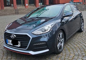 Hyundai i30 102.000 km 9.599 &euro; Bochum 44805