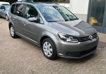VW Touran 196.000 km 6.480 &euro; Essen 45141