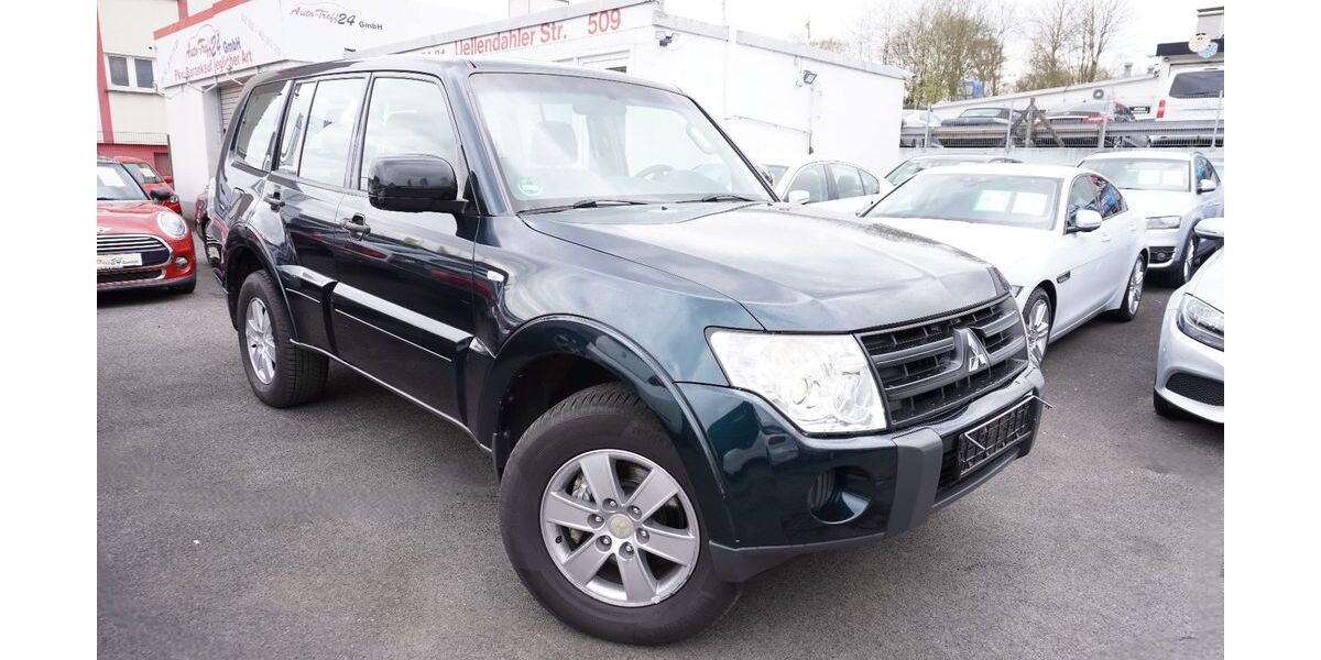 Mitsubishi Pajero 147.000 km 11.990 &euro; Wuppertal 42109