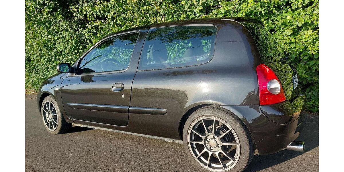 Renault Clio 158.000 km 2.250 &euro; Marl 45772