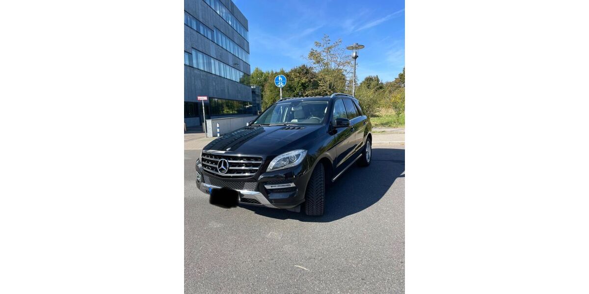 Mercedes-Benz ML 250 210.000 km 15.550 &euro; Essen 45327