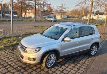VW Tiguan 187.000 km 9.990 &euro; Recklinghausen 45657