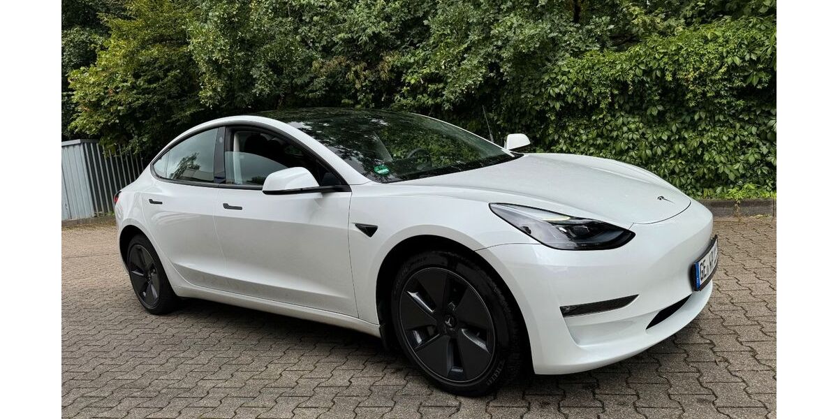 Tesla Model 3 52.600 km 27.300 &euro; Gelsenkirchen 45881