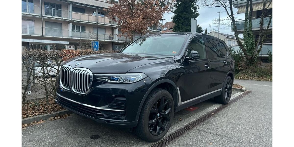 BMW X7 125.000 km 52.535 &euro; Essen 45139
