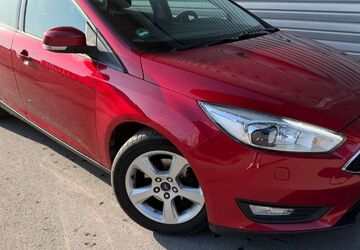 Ford Focus 131.074 km 6.399 &euro; Wuppertal 42285