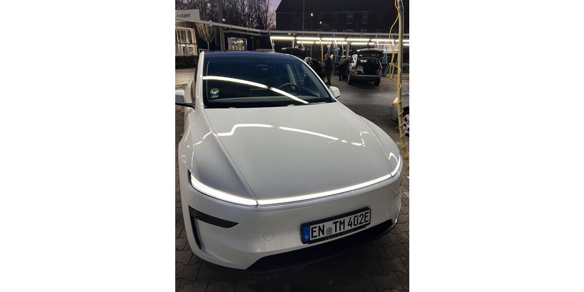 Tesla Model Y 9.000 km 44.000 &euro; Hattingen 45529