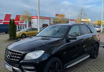 Mercedes-Benz ML 350 305.000 km 11.000 &euro; Dortmund 44145