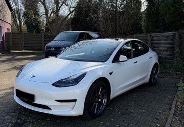 Tesla Model 3 105.000 km 19.600 &euro; Dortmund 44339