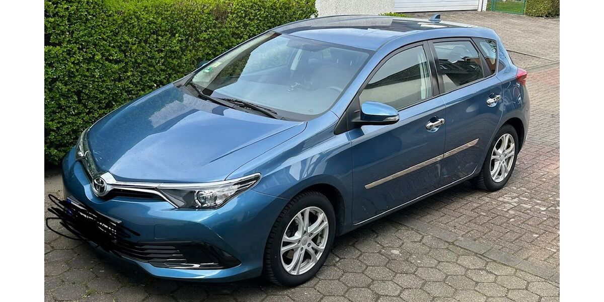Toyota Auris 49.800 km 9.850 &euro; Lünen 44536
