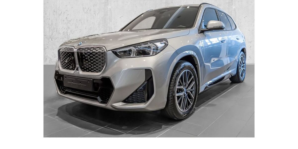 BMW iX1 1.001 km 51.900 &euro; Velbert 42549