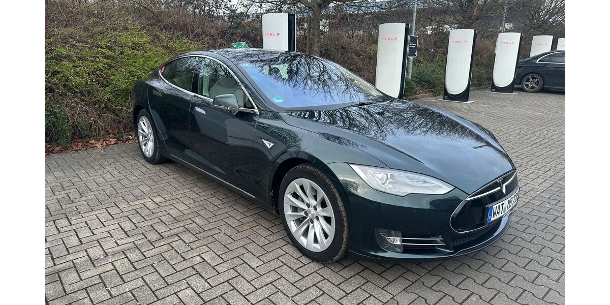 Tesla Model S 424.290 km 25.900 &euro; Bochum 44866