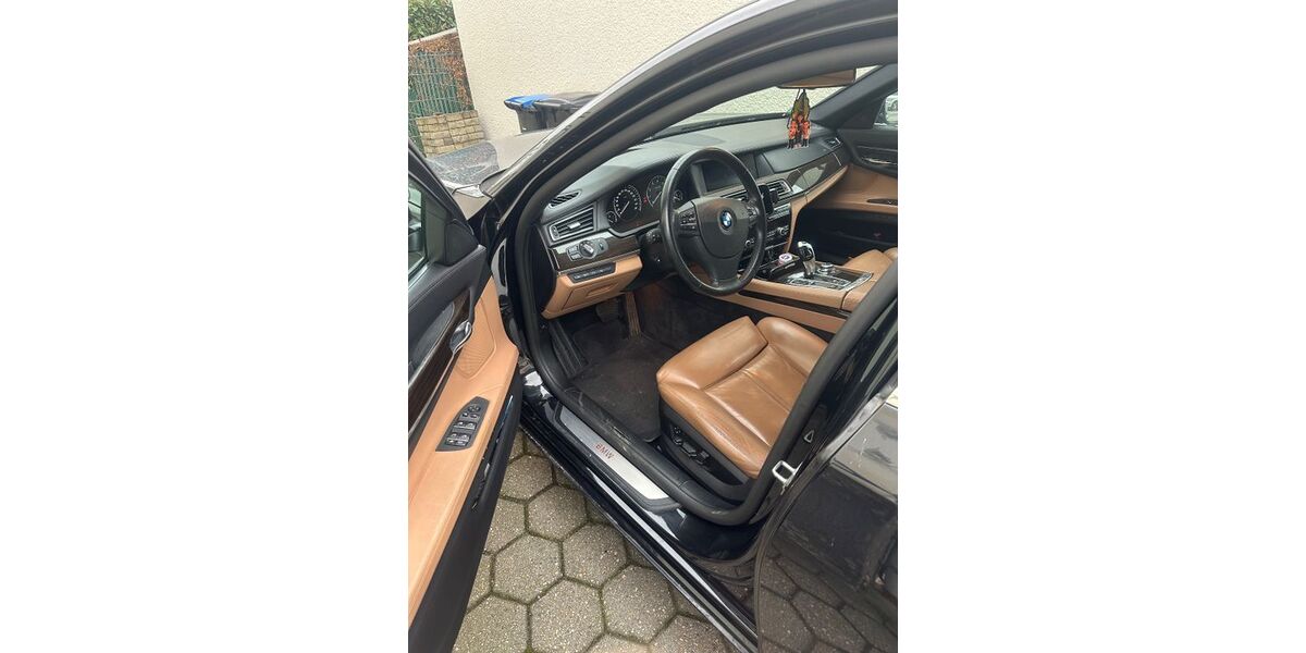 BMW 740 256.000 km 8.700 &euro; hagen 58097