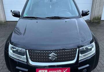 Suzuki Grand Vitara 129.000 km 8.999 &euro; Essen 45145