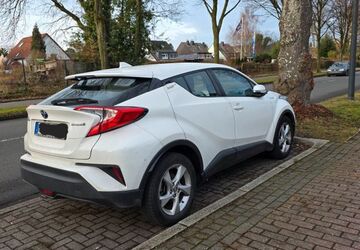 Toyota C-HR 60.800 km 17.000 &euro; Herten 45701