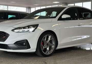 Ford Focus 59.838 km 23.590 &euro; Wuppertal 42329