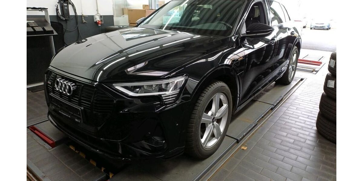 Audi e-tron 61.791 km 35.355 &euro; Hagen 58091