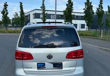 VW Touran 167.200 km 8.190 &euro; Bochum 44805
