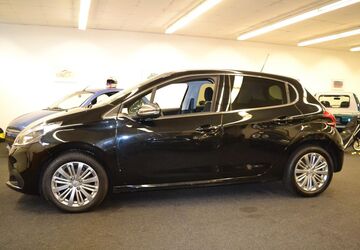 Peugeot 208 100.000 km 9.399 &euro; Mülheim-Speldorf 45478