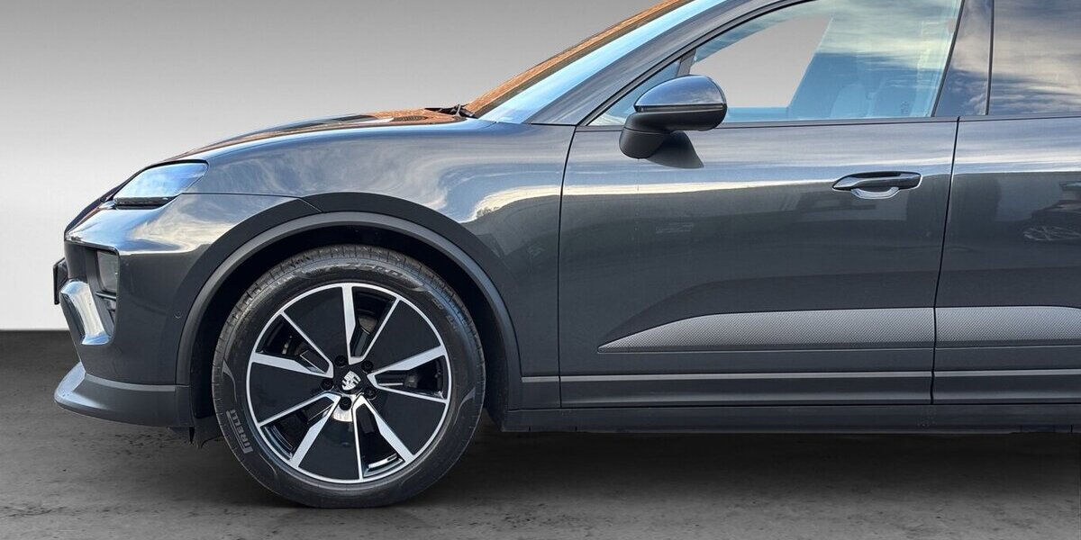 Porsche Macan 4 Chrono Pano Sportsitz 0,25% 12.490 km 76.600 &euro; Wuppertal 42327