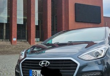 Hyundai i30 102.000 km 9.999 &euro; Bochum 44805