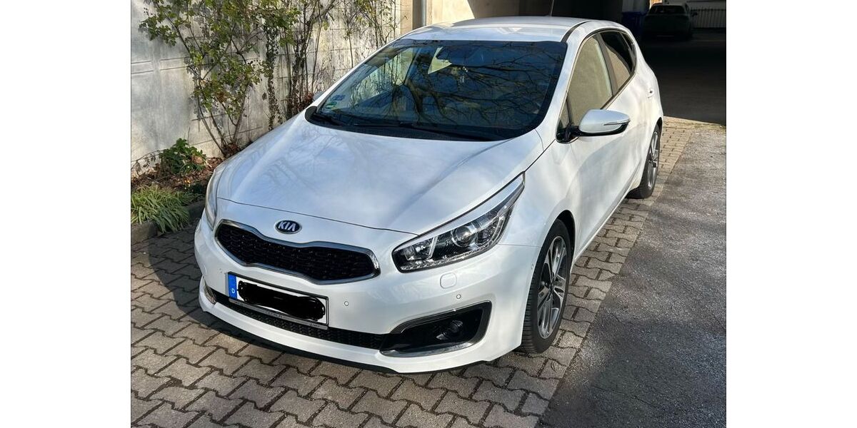 Kia ceed / Ceed 124.900 km 9.799 &euro; Oberhausen 46117