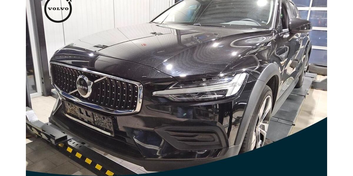 Volvo V60 Cross Country 54.456 km 32.980 &euro; Essen-Kray 45309