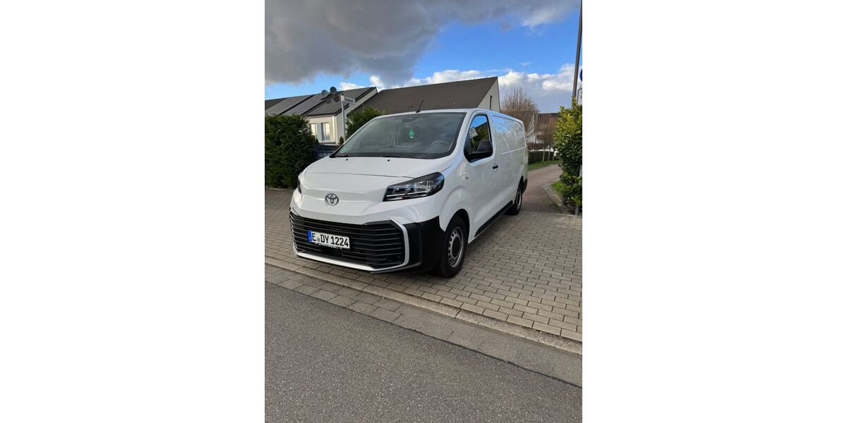 Toyota Proace (Verso) 12.098 km 26.999 &euro; Essen 45143