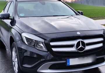 Mercedes-Benz GLA 200 90.000 km 17.500 &euro; Bochum 44795