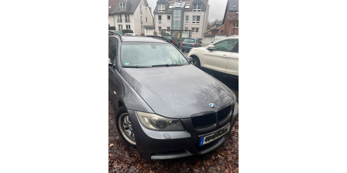BMW 325 135.664 km 12.500 &euro; Mülheim an der Ruhr 45478