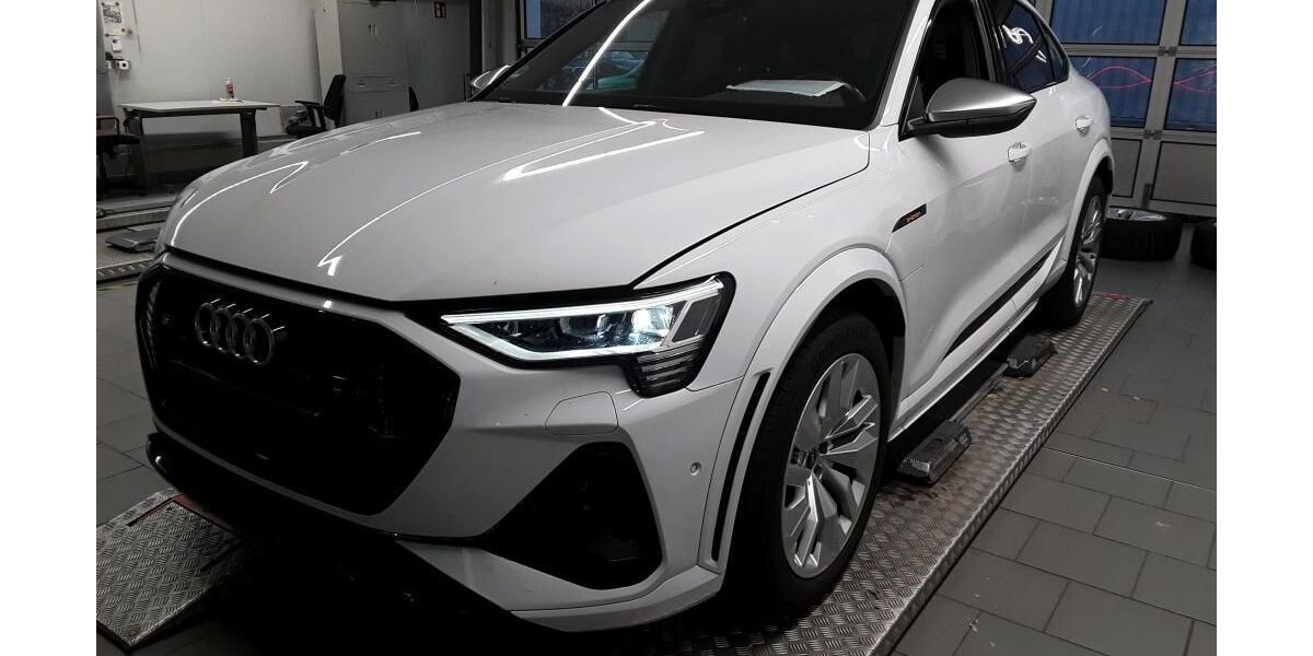 Audi e-tron 60.878 km 40.445 &euro; Hagen 58091