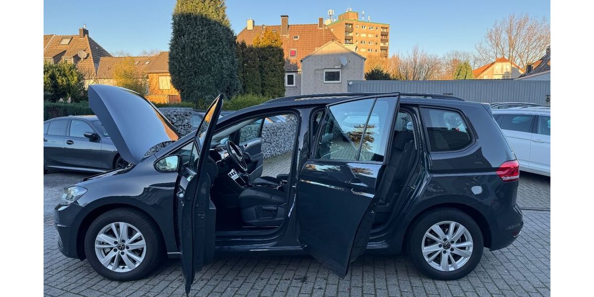 VW Touran 185.050 km 18.799 &euro; Mülheim / Ruhr 45473