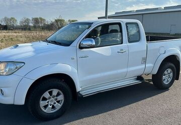 Toyota Hilux 99.000 km 17.800 &euro; Dortmund 44267