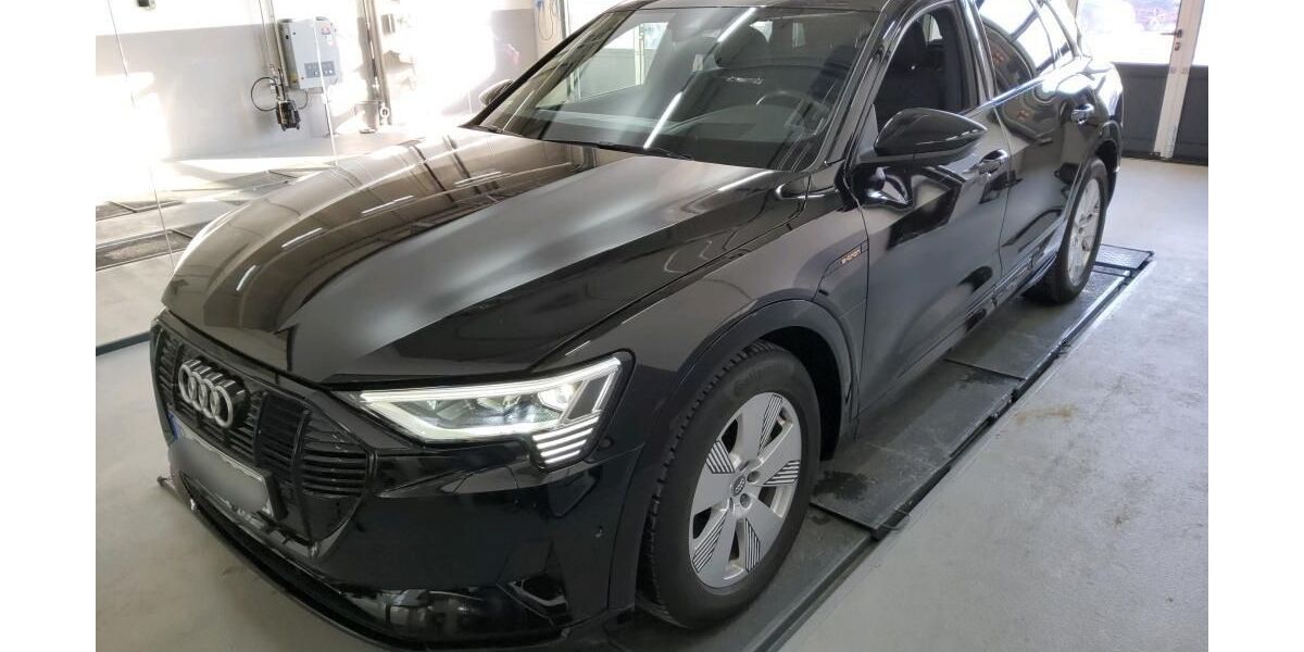 Audi e-tron 58.374 km 37.580 &euro; Hagen 58091