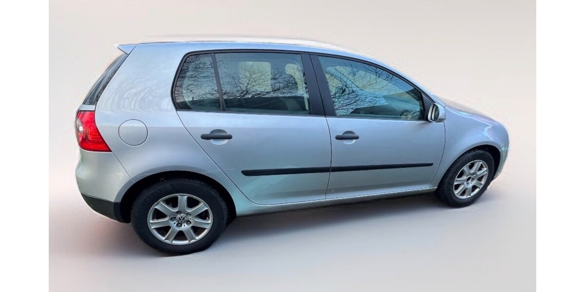 VW Golf 5 148.587 km 3.350 &euro; Dortmund 44135