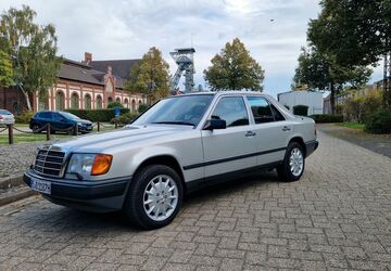 Mercedes-Benz 300 273.000 km 9.300 &euro; Dortmund 44388