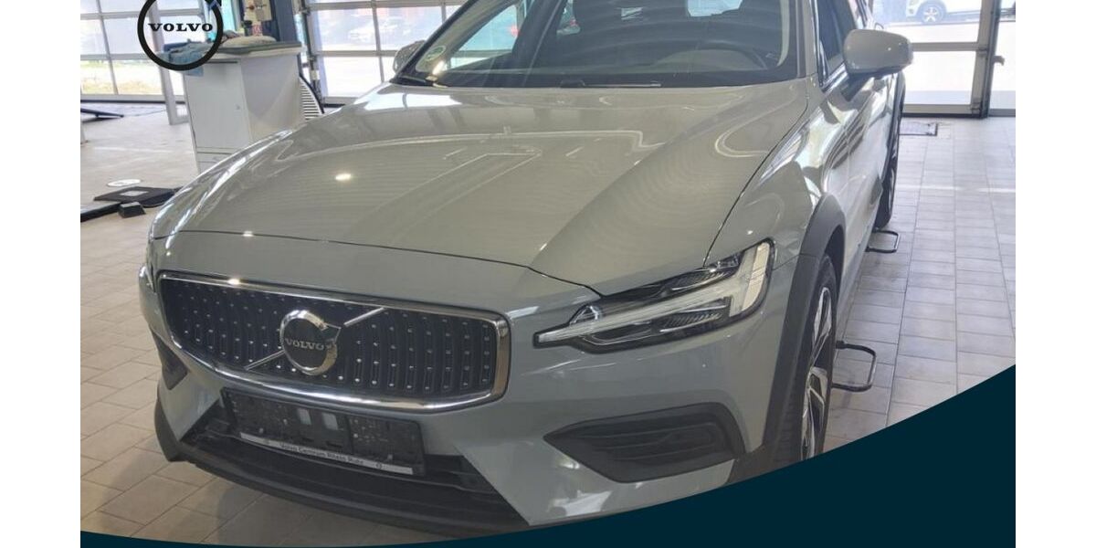 Volvo V60 Cross Country 32.884 km 37.850 &euro; Essen-Kray 45309