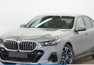 BMW i5 17.610 km 61.850 &euro; Mülheim 45472