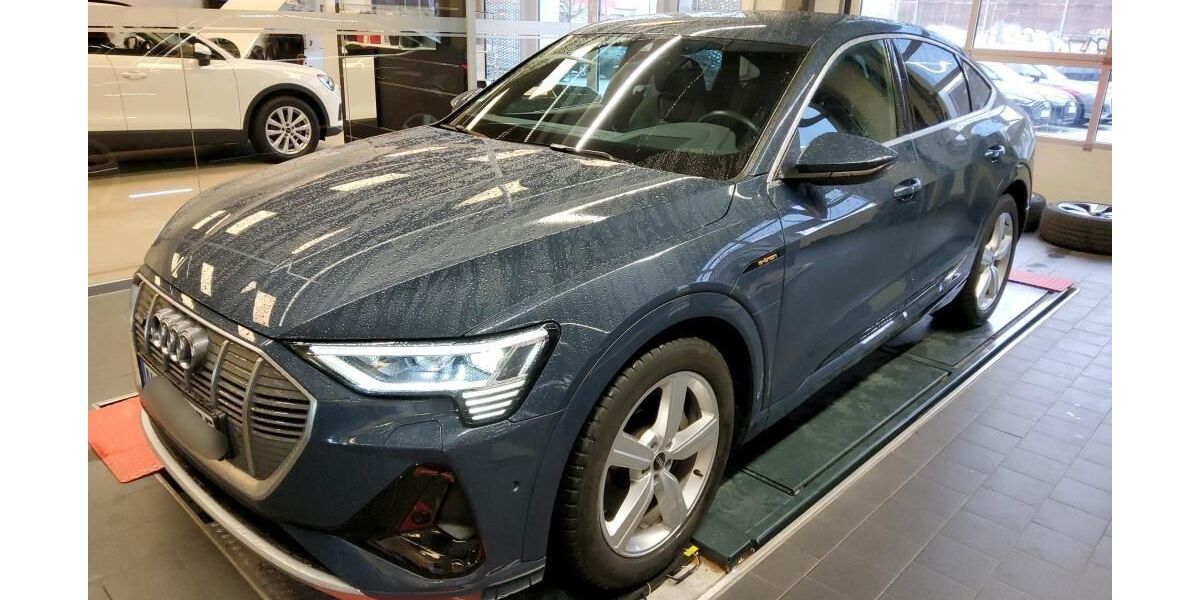 Audi e-tron 54.326 km 37.480 &euro; Hagen 58091