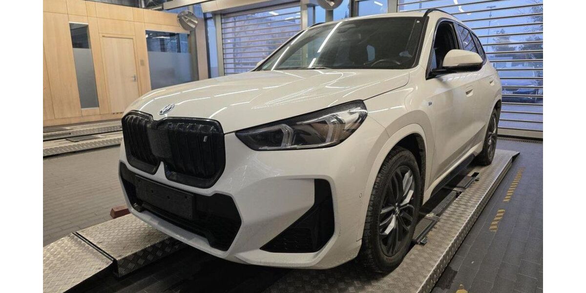 BMW iX1 32.369 km 36.685 &euro; Hagen 58091