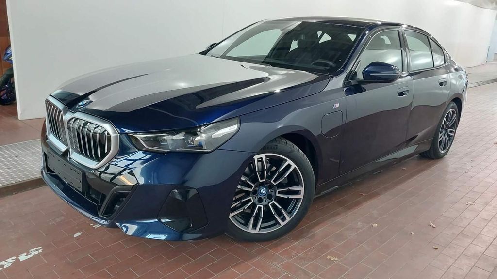 BMW 530 24.347 km 53.675 &euro; Hagen 58091